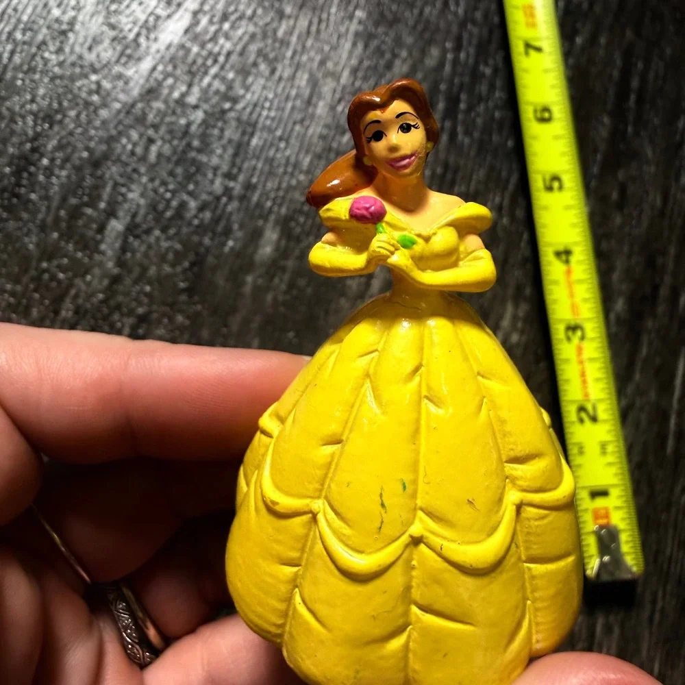 Disney Belle Figurine Girls OS Yellow Beauty and the Beast Queen Base 2004 Toy
